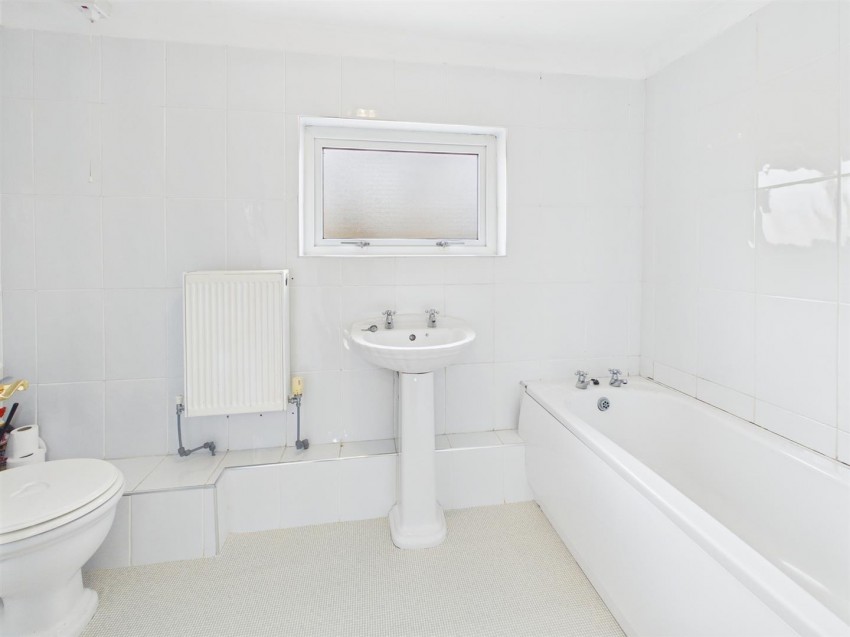 Images for 14 Fleming Crescent, H/west, SA61 2SH EAID:RKLUCASAPI BID:1