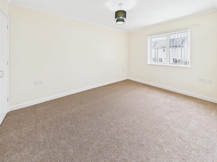 Images for 8 Havard Close, Hook, Haverfordwest EAID:RKLUCASAPI BID:1