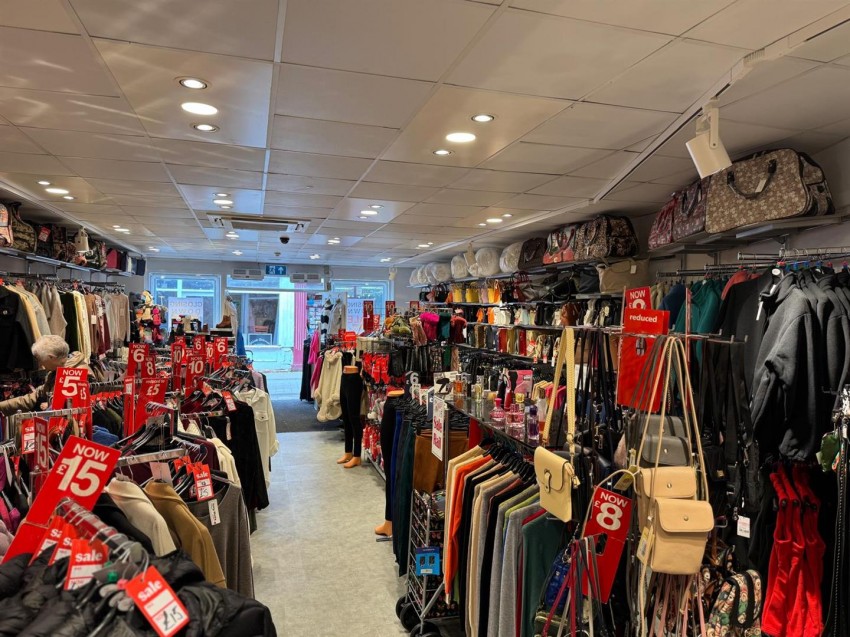 Images for 31 Bridge Street, Haverfordwest EAID:RKLUCASAPI BID:1