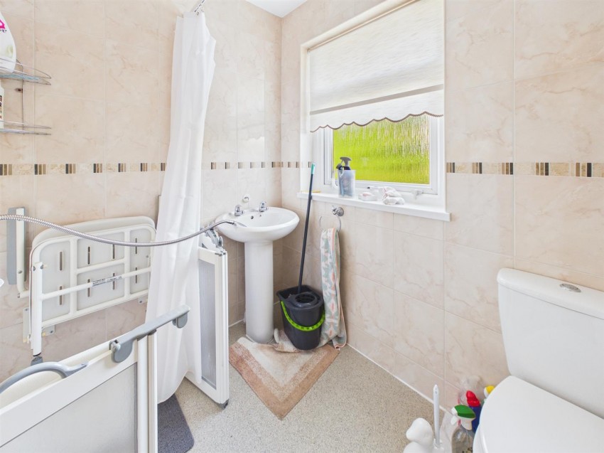 Images for 64 Coombs Drive, Milford Haven EAID:RKLUCASAPI BID:1