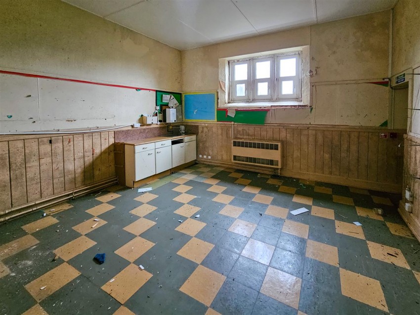 Images for Former Tremoilet VC School, Tremoilet, Pendine EAID:RKLUCASAPI BID:1
