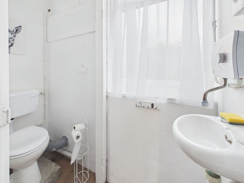 Images for City Road, Haverfordwest, SA61 EAID:2884406164 BID:6e036efe-2661-428f-b5bf-a0a4ec799e22