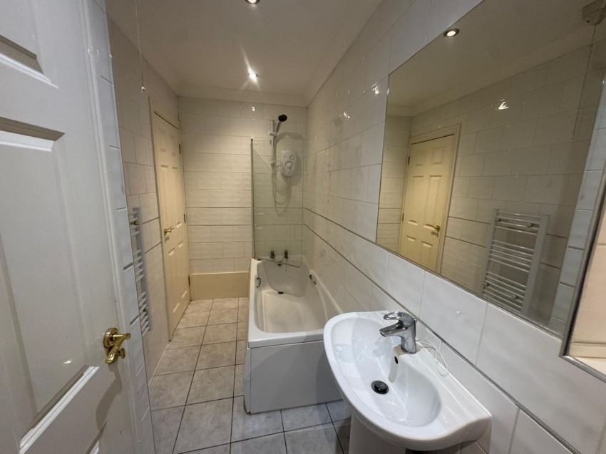Images for 15 High Street, Haverfordwest, SA61 EAID:2884406164 BID:6e036efe-2661-428f-b5bf-a0a4ec799e22