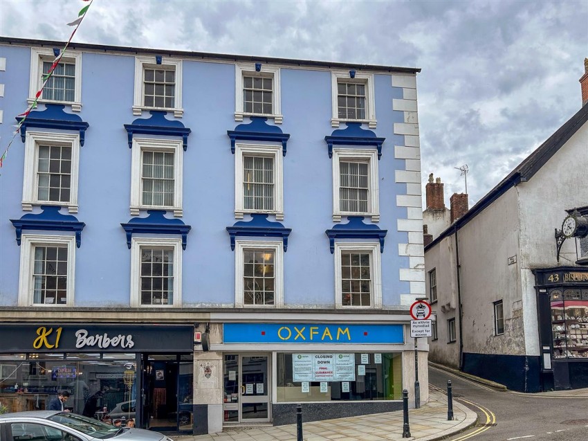Images for High Street, Haverfordwest, SA61 EAID:2884406164 BID:6e036efe-2661-428f-b5bf-a0a4ec799e22