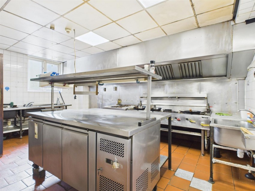 Images for Swan Square, Riverside Market Swan Square, SA61 EAID:2884406164 BID:6e036efe-2661-428f-b5bf-a0a4ec799e22