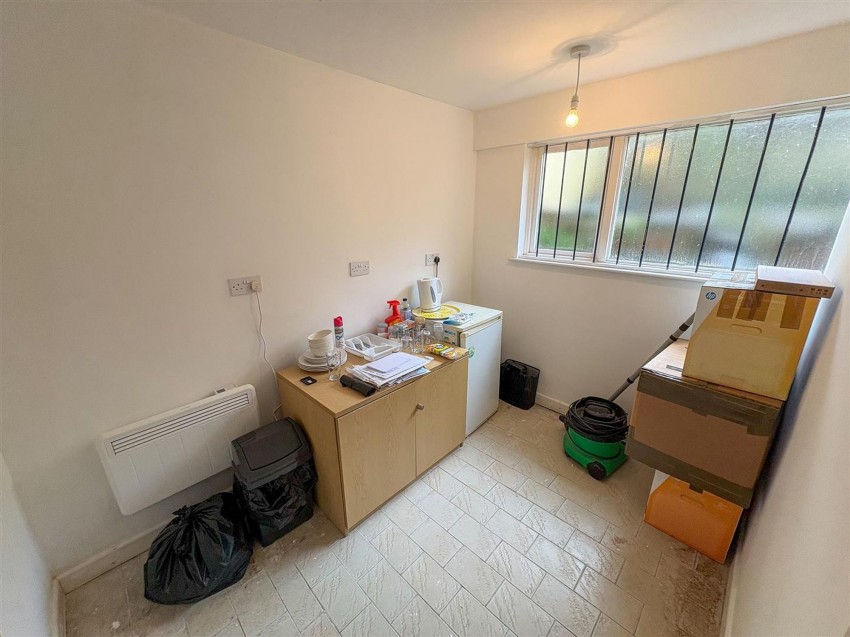 Images for High Street, Narberth, SA67 EAID:2884406164 BID:6e036efe-2661-428f-b5bf-a0a4ec799e22