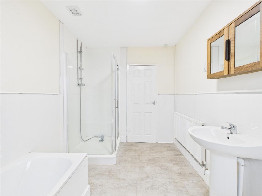 Images for Llawhaden, Narberth, SA67 EAID:2884406164 BID:6e036efe-2661-428f-b5bf-a0a4ec799e22