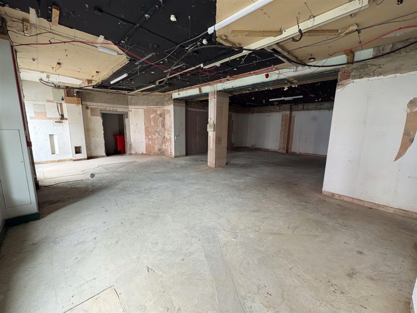 Images for High Street, 48 High Street, SA61 EAID:2884406164 BID:6e036efe-2661-428f-b5bf-a0a4ec799e22