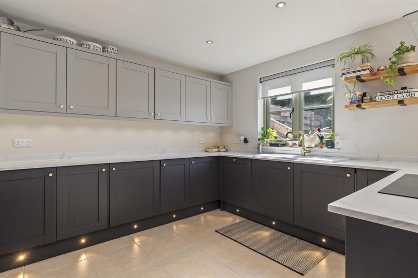 Images for Boot & Shoe Close, Crundale, SA62 EAID:2884406164 BID:6e036efe-2661-428f-b5bf-a0a4ec799e22