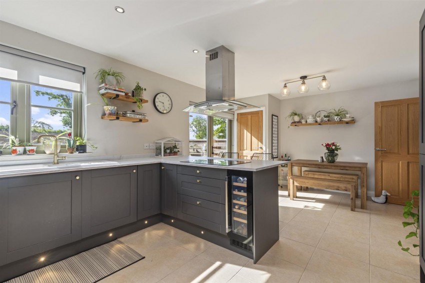 Images for Boot & Shoe Close, Crundale, SA62 EAID:2884406164 BID:6e036efe-2661-428f-b5bf-a0a4ec799e22