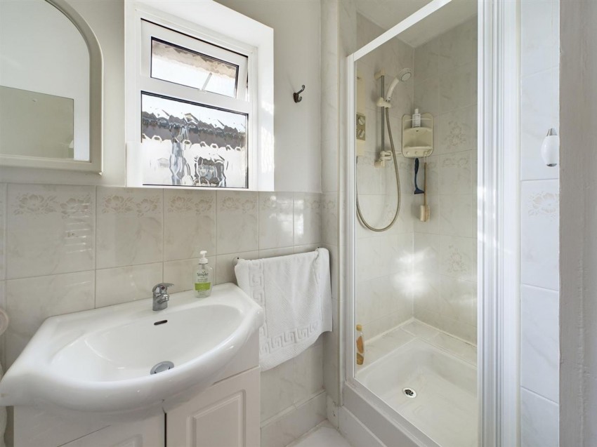 Images for Westhill Avenue, Milford Haven, SA73 EAID:2884406164 BID:6e036efe-2661-428f-b5bf-a0a4ec799e22