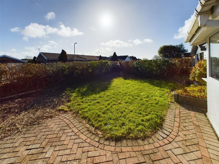 Images for Westhill Avenue, Milford Haven, SA73 EAID:2884406164 BID:6e036efe-2661-428f-b5bf-a0a4ec799e22