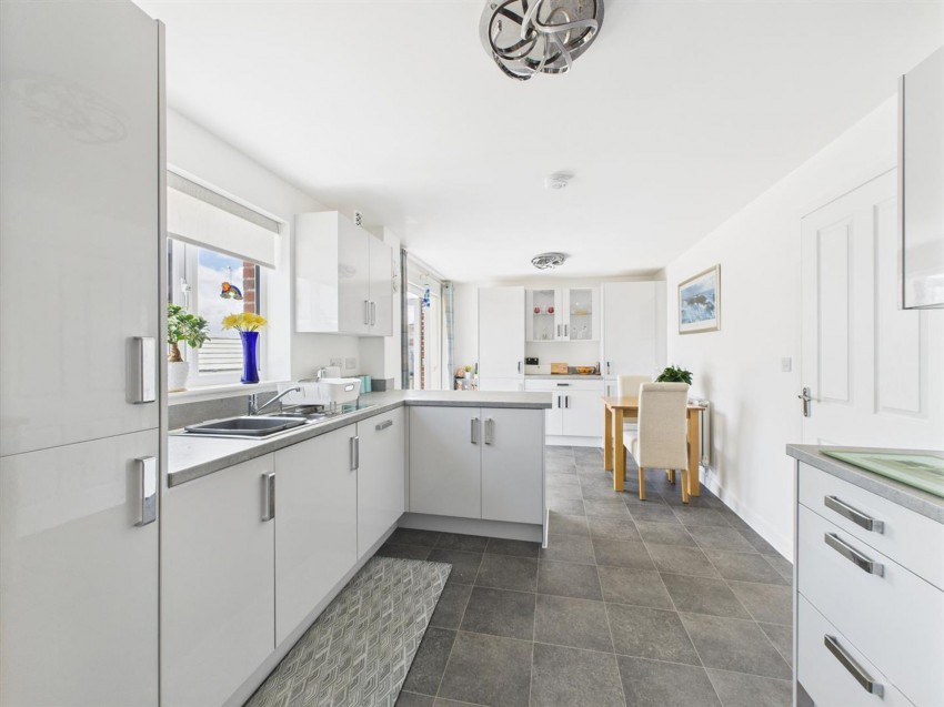 Images for Tasker Way, Haverfordwest, SA61 EAID:2884406164 BID:6e036efe-2661-428f-b5bf-a0a4ec799e22