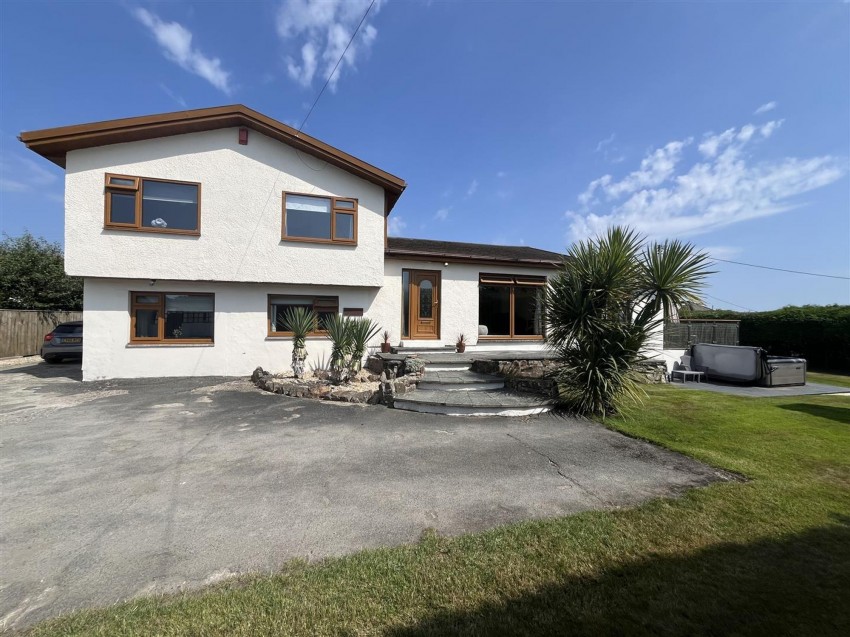 Images for Slade Lane, Haverfordwest, SA61 EAID:2884406164 BID:6e036efe-2661-428f-b5bf-a0a4ec799e22