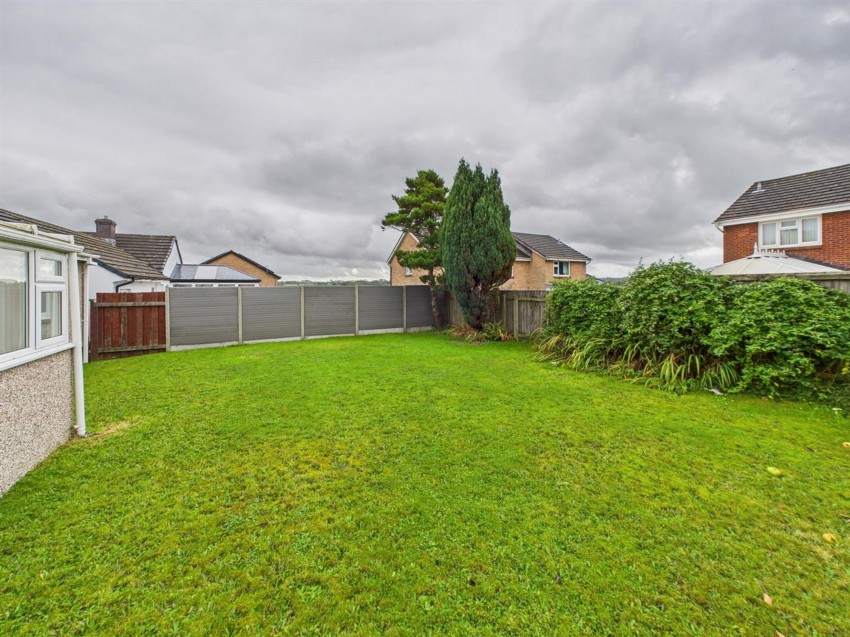 Images for Priory Park, Haverfordwest, SA61 EAID:2884406164 BID:6e036efe-2661-428f-b5bf-a0a4ec799e22