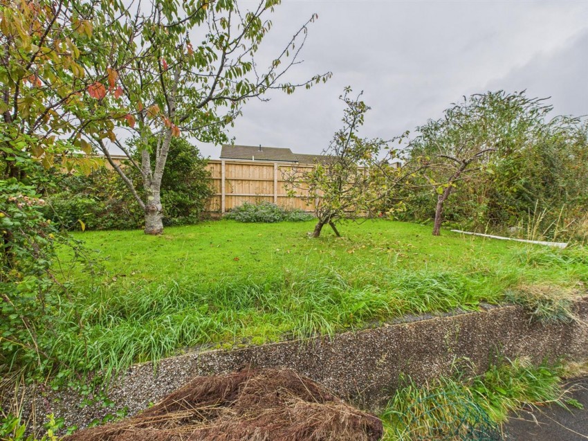 Images for Priory Park, Haverfordwest, SA61 EAID:2884406164 BID:6e036efe-2661-428f-b5bf-a0a4ec799e22