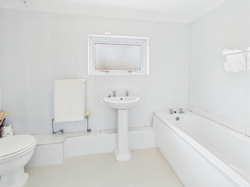 Images for Fleming Crescent, Haverfordwest, SA61 EAID:2884406164 BID:6e036efe-2661-428f-b5bf-a0a4ec799e22