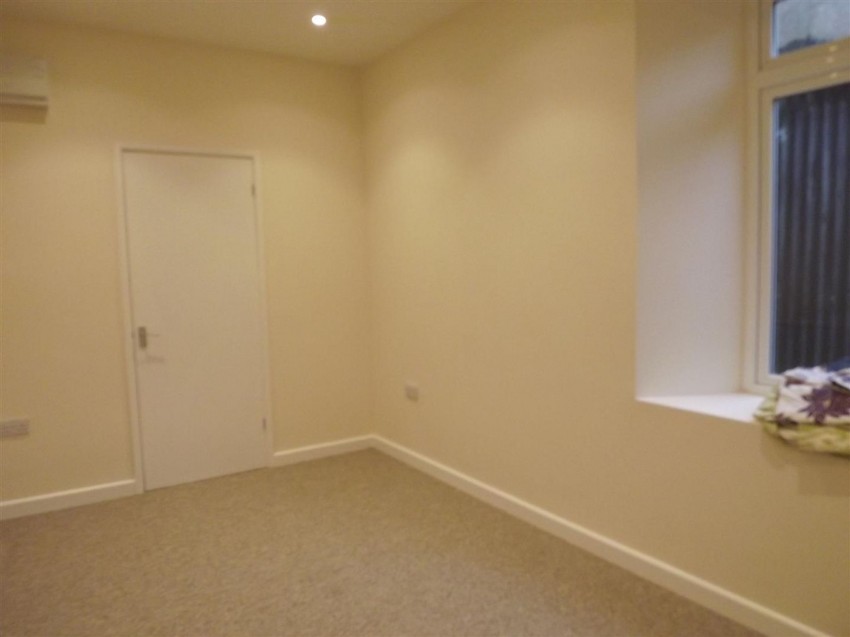 Images for Charles Street, Milford Haven, SA73 EAID:2884406164 BID:6e036efe-2661-428f-b5bf-a0a4ec799e22