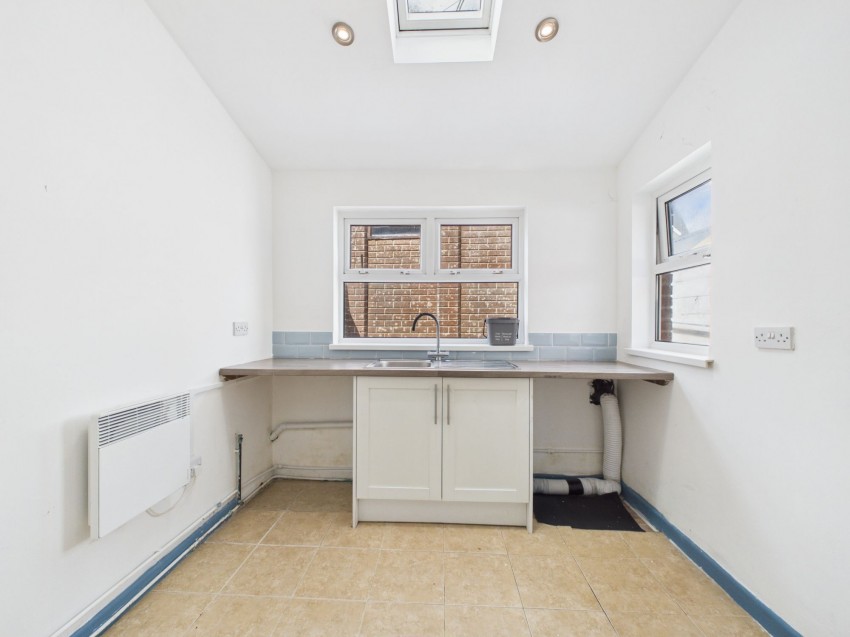 Images for Pill Lane, Milford Haven, SA73 EAID:2884406164 BID:6e036efe-2661-428f-b5bf-a0a4ec799e22