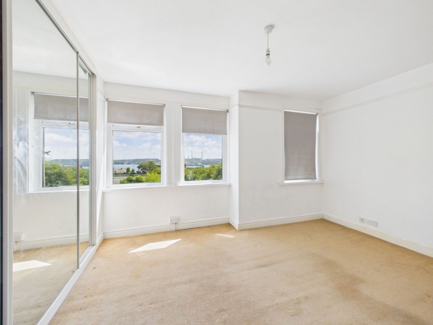 Images for Pill Lane, Milford Haven, SA73 EAID:2884406164 BID:6e036efe-2661-428f-b5bf-a0a4ec799e22